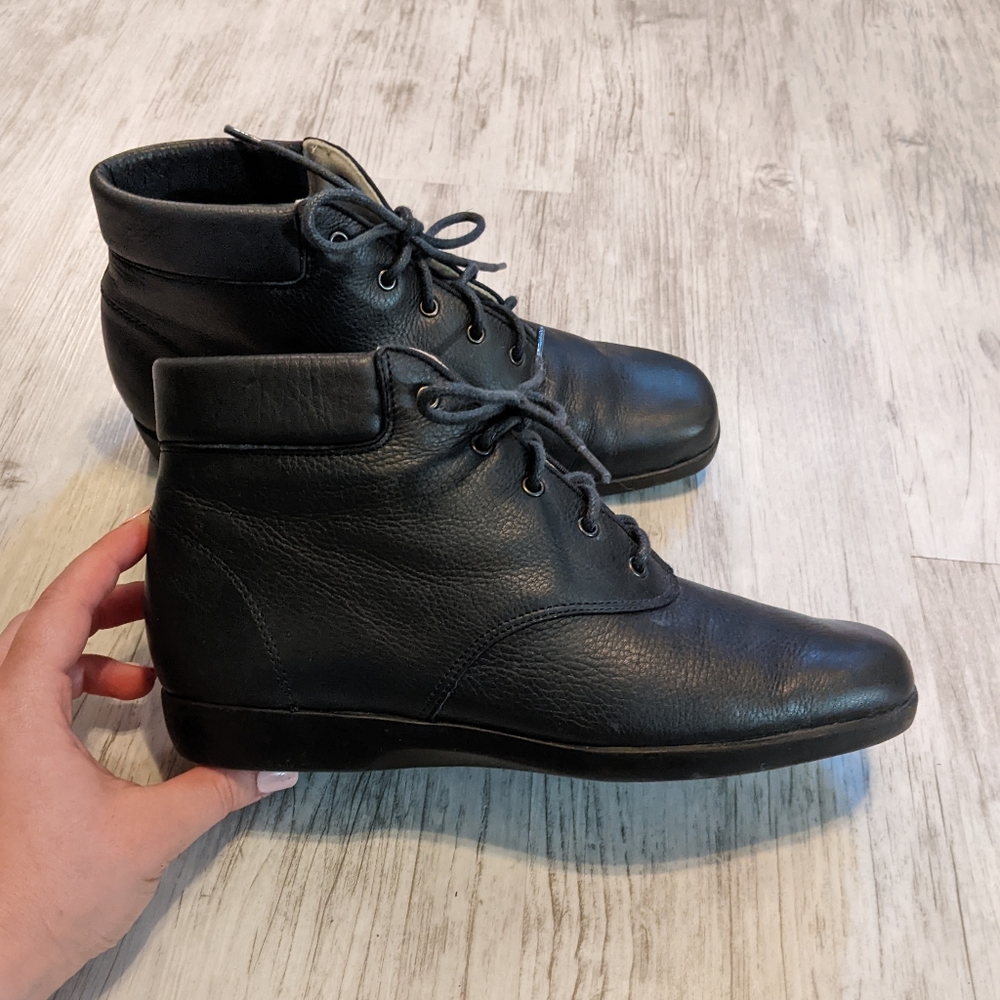 Like-New Ros Hommerson Black Genuine Leather Clock Ankle Boots Size 7.5-8